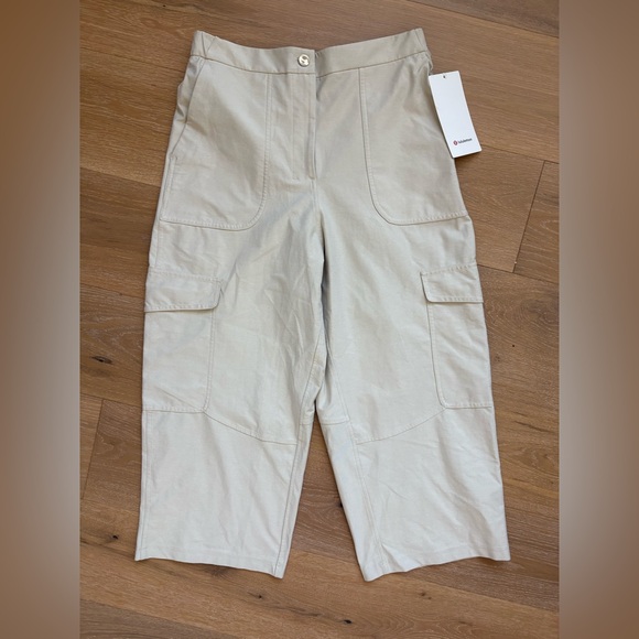 NWT Lululemon Light Utilitech Cargo Pocket HR Crop Natural Ivory Size 30 - Picture 3 of 7